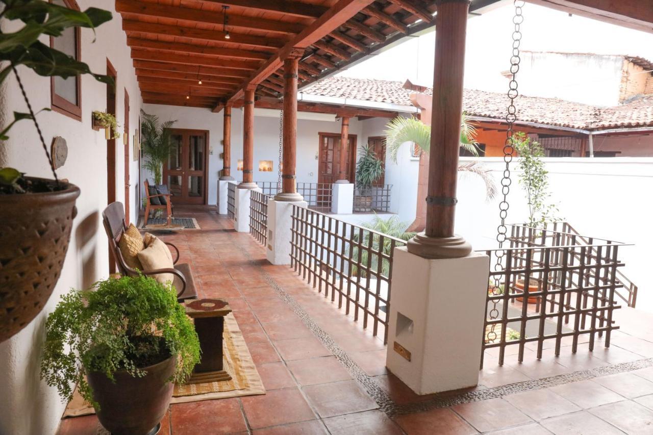 Hotel La Dorada Town view Valle de Bravo Exterior foto