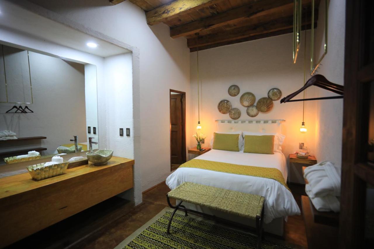 Hotel La Dorada Town view Valle de Bravo Exterior foto