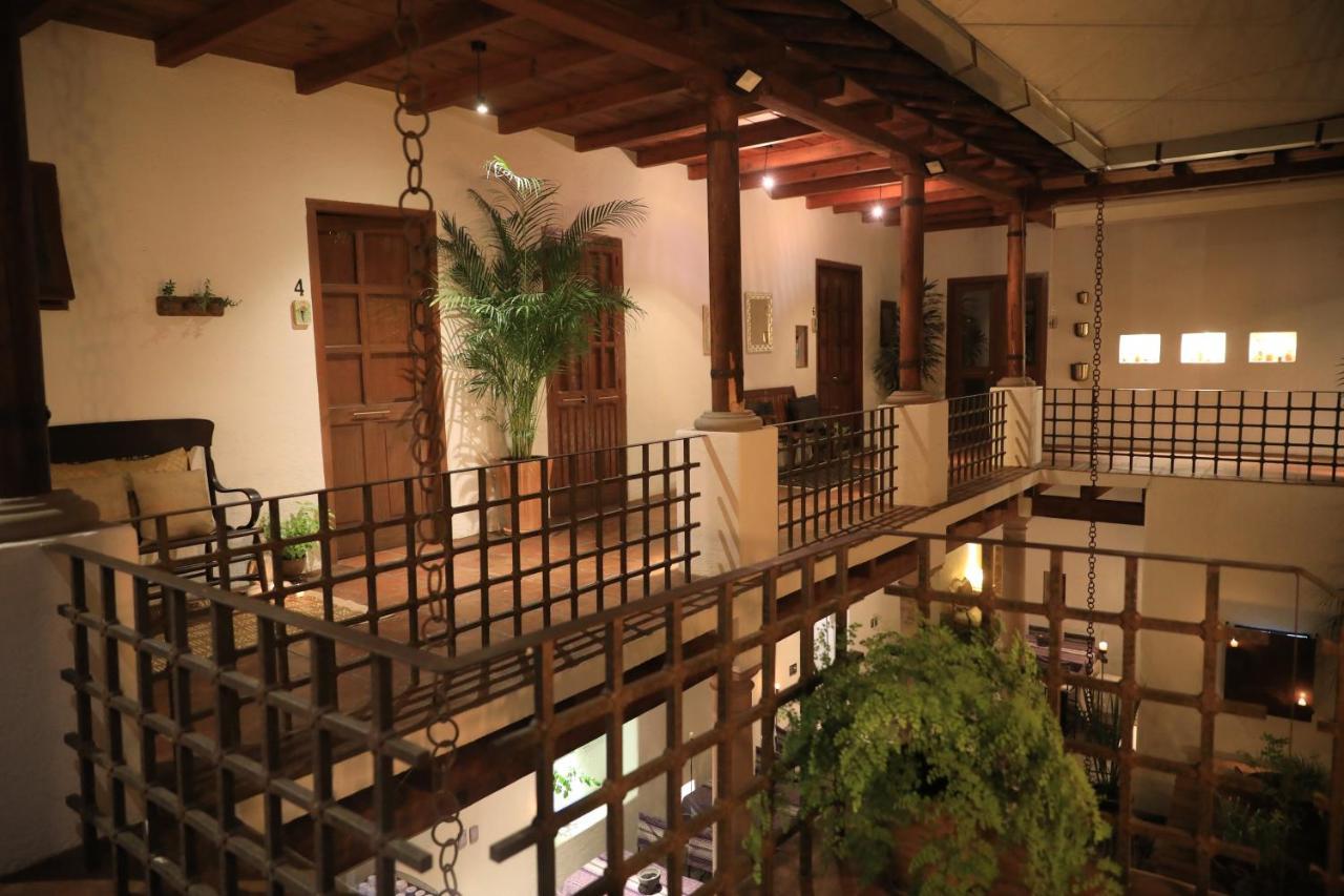 Hotel La Dorada Town view Valle de Bravo Exterior foto